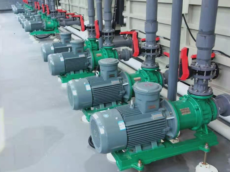 河北石家莊客戶IMD襯氟磁力泵使用現(xiàn)場